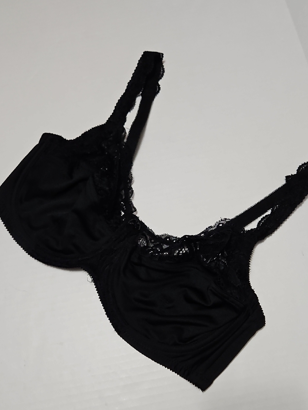Kathy Ireland Black Lace Underwire Full Coverage Bra Size 38D